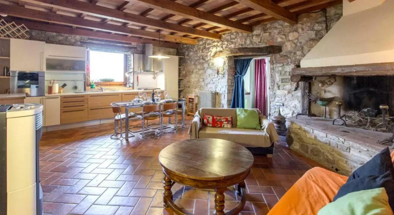 Casa Mazzocchi Vista Su Poppi Villa ภายนอก รูปภาพ